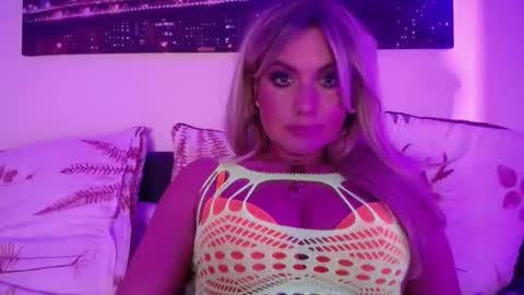 tinkerbell822 online show from 02-06-25, 04:14