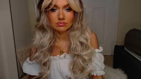 tinkerbell822 online show from 04-22-26, 07:44