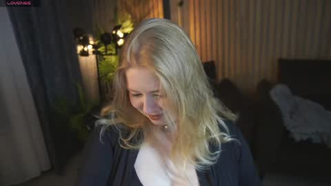 TinkerrBelll online show from 04-06-26, 07:04