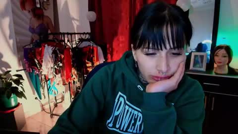 I AM BELLA  ----------- follow my  IG  TINNS 69 online show from 11-21-25, 01:48