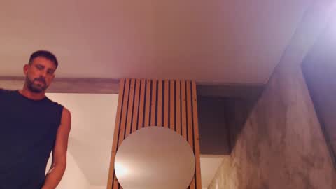 Snapshot of tinoclandestino chatting on 01-10-25, 05:45 tinoclandestino online show from 01-10-25, 05:45