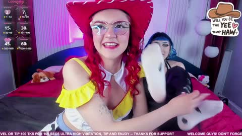 Snapshot of tiny__emmy chatting on 12-13-24, 11:50 Emmy blue berry1 online show from 12-13-24, 11:50