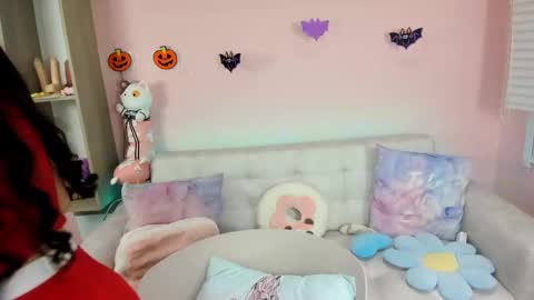 tiny_cora online show from 10-06-25, 04:26