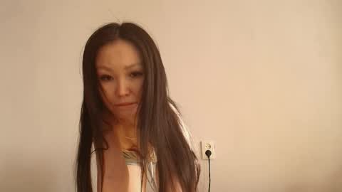 Snapshot of tiny_cute chatting on 05-01-26, 03:33 Lia online show from 05-01-26, 03:33