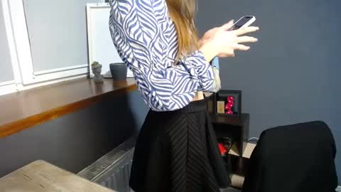 Snapshot of tiny_felicity chatting on 03-12-25, 10:16 Gloria online show from 03-12-25, 10:16