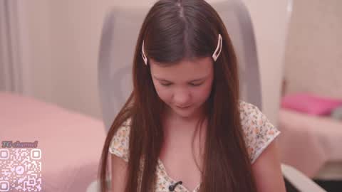 Snapshot of tiny_miracle chatting on 04-16-26, 05:03 Lyssa online show from 04-16-26, 05:03