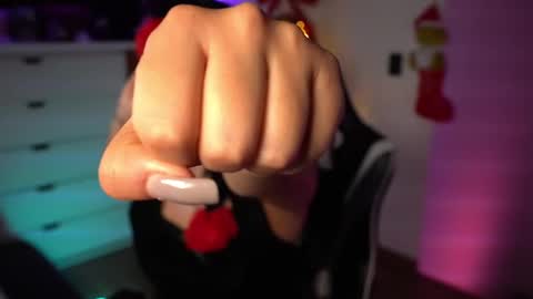 Snapshot of tiny_panther chatting on 12-23-24, 11:17 Ana Molly online show from 12-23-24, 11:17