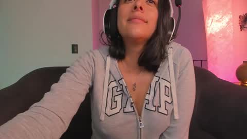 Snapshot of tiny_panther chatting on 02-01-25, 04:14 Ana Molly online show from 02-01-25, 04:14