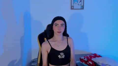 Snapshot of tiny_thomm chatting on 06-25-26, 12:10 Thomm Independent Model online show from 06-25-26, 12:10