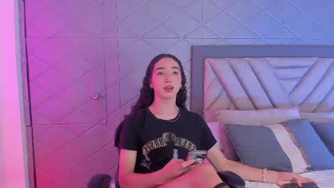 Snapshot of tiny_thomm chatting on 07-11-26, 07:16 Thomm Independent Model online show from 07-11-26, 07:16