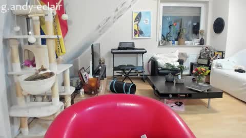 Snapshot of tiny_williams chatting on 09-15-25, 04:12 Tiny online show from 09-15-25, 04:12