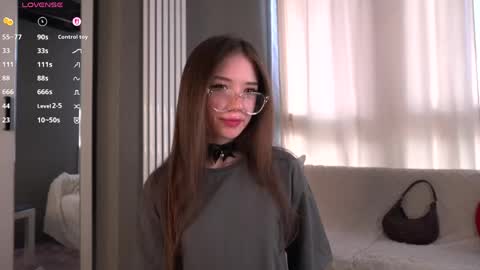 Snapshot of tinyanie chatting on 06-08-26, 03:12 Annie online show from 06-08-26, 03:12