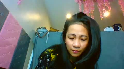 Snapshot of tinyasian911718 chatting on 12-28-24, 06:18 Tinyasian911718 sweetinyasian instagram online show from 12-28-24, 06:18