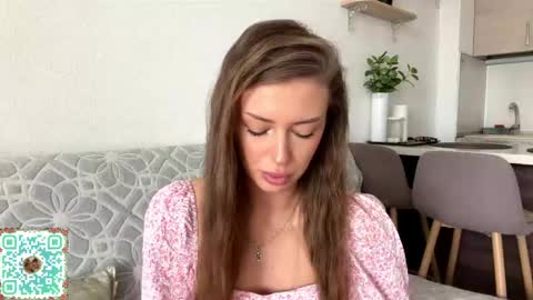 Snapshot of tinybliss chatting on 05-20-26, 11:38 Mona online show from 05-20-26, 11:38