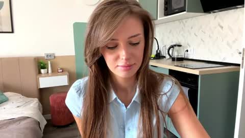 Snapshot of tinybliss chatting on 05-25-26, 11:38 Mona online show from 05-25-26, 11:38