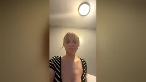 Snapshot of tinyblondebarbie chatting on 05-30-26, 08:00 tinyblondebarbie online show from 05-30-26, 08:00