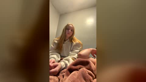 Snapshot of tinyblondebarbie chatting on 05-30-26, 11:46 tinyblondebarbie online show from 05-30-26, 11:46