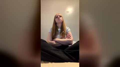 Snapshot of tinyblondebarbie chatting on 06-12-26, 05:28 tinyblondebarbie online show from 06-12-26, 05:28