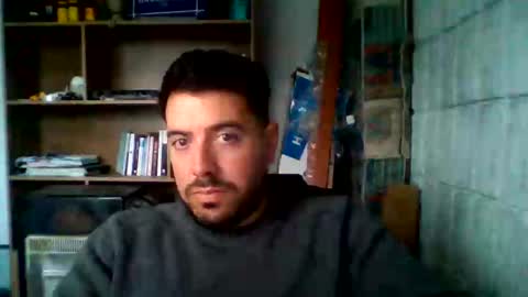 Snapshot of tinycock9393 chatting on 05-25-26, 07:20 Benja online show from 05-25-26, 07:20