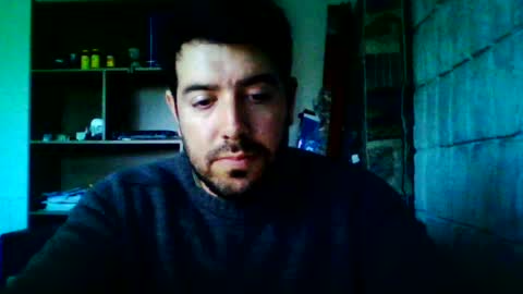Snapshot of tinycock9393 chatting on 06-15-26, 06:10 Benja online show from 06-15-26, 06:10