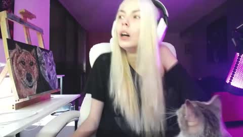 stage Kylie Sinner  brand CLITBAIT online show from 09-24-25, 01:31