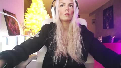 stage Kylie Sinner  brand CLITBAIT online show from 02-03-26, 10:48