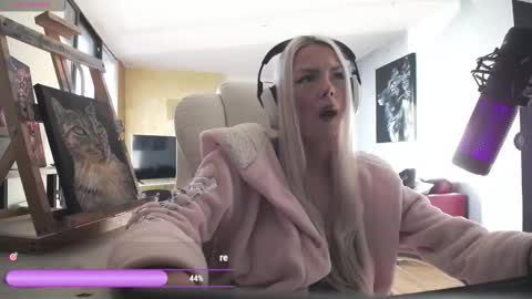 stage Kylie Sinner  brand CLITBAIT online show from 02-26-26, 08:52