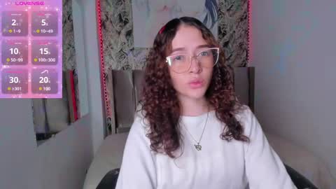 tinysophi online show from 06-07-26, 02:21