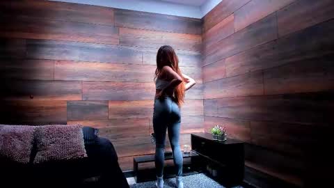 Snapshot of tinyw0nder chatting on 10-18-25, 05:03 Instagram  tinyw0nder online show from 10-18-25, 05:03