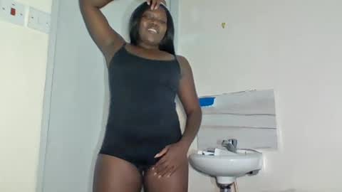 Snapshot of tipsynsassy chatting on 06-25-26, 08:46 tipsynsassy online show from 06-25-26, 08:46