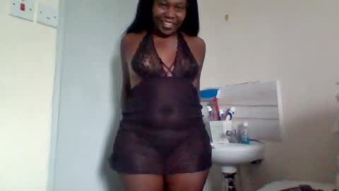 Snapshot of tipsynsassy chatting on 07-10-26, 12:19 tipsynsassy online show from 07-10-26, 12:19