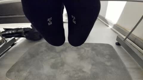 Snapshot of tired33 chatting on 12-20-24, 08:12 Anna online show from 12-20-24, 08:12