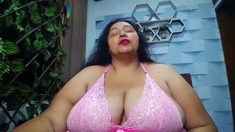 Snapshot of tistmature chatting on 10-10-25, 01:43 TISTMATURE online show from 10-10-25, 01:43