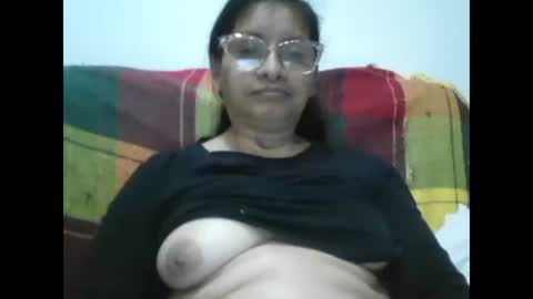 Snapshot of titssmall123 chatting on 12-30-24, 07:15 Ester online show from 12-30-24, 07:15