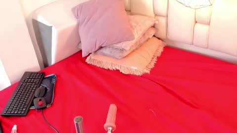 Snapshot of tivizaylove chatting on 02-26-25, 02:25 Tivizay online show from 02-26-25, 02:25