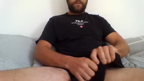 Snapshot of tjb31 chatting on 08-06-26, 12:07 tjb31 online show from 08-06-26, 12:07