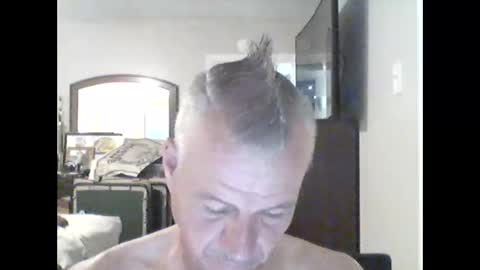 Snapshot of tnash24 chatting on 09-23-25, 12:02 tx46m online show from 09-23-25, 12:02