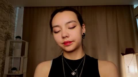 Snapshot of tobivanstrom chatting on 05-09-26, 04:17 Lin online show from 05-09-26, 04:17