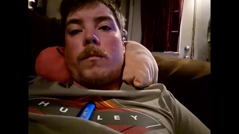 who wamts to hook up online show from 04-22-26, 01:41