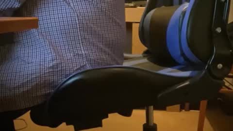 Snapshot of togbear chatting on 01-12-25, 09:51 Togbear online show from 01-12-25, 09:51