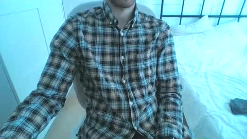 Snapshot of toja112 chatting on 02-10-25, 12:29 Martin online show from 02-10-25, 12:29