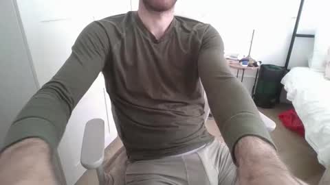 Snapshot of toja112 chatting on 05-30-26, 09:28 Martin online show from 05-30-26, 09:28