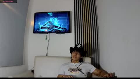 toji lee online show from 11-11-25, 04:34