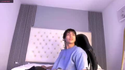 toji lee online show from 11-17-25, 08:14