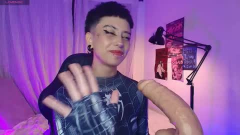  Halsey  Sofii  online show from 10-18-25, 07:53