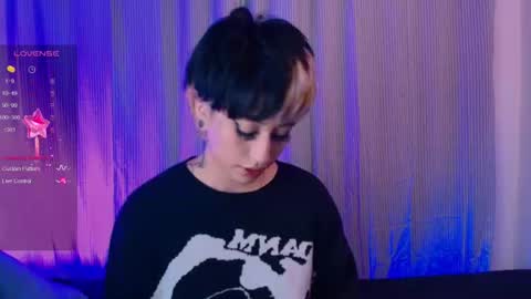 Snapshot of tokyo_blues chatting on 06-28-26, 01:11 Halsey Sofii online show from 06-28-26, 01:11
