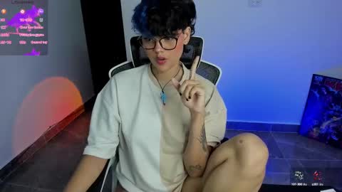 Snapshot of tokyo_uwu chatting on 09-16-25, 02:45 sofi 3 online show from 09-16-25, 02:45