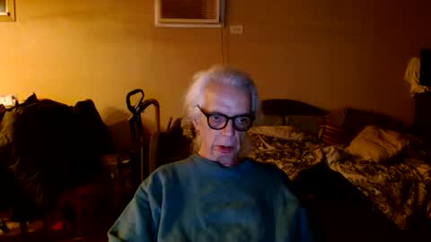 tom112292014 online show from 10-29-25, 02:58