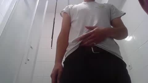 tom299898 online show from 10-19-25, 11:44