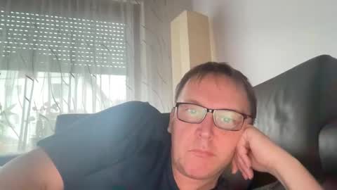 Tom online show from 02-02-25, 03:39